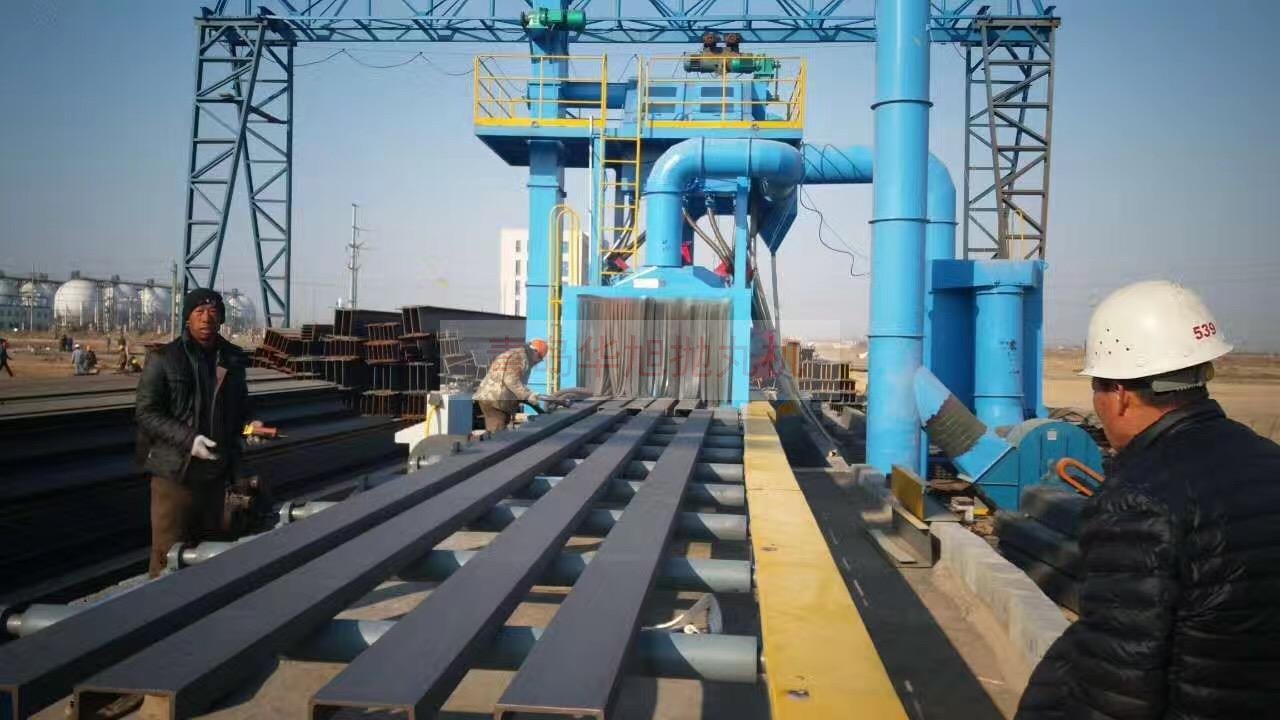 拋丸機(jī)同時清理多個槽鋼