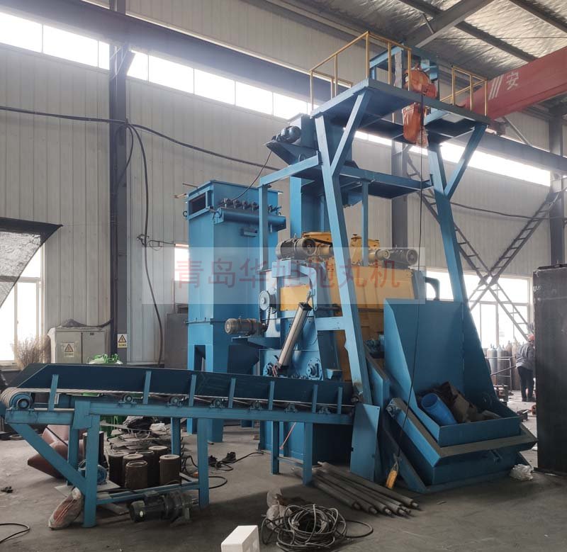 Q3220履帶式拋丸機(jī)試機(jī)完畢等待發(fā)貨，帶自動(dòng)上下料功能